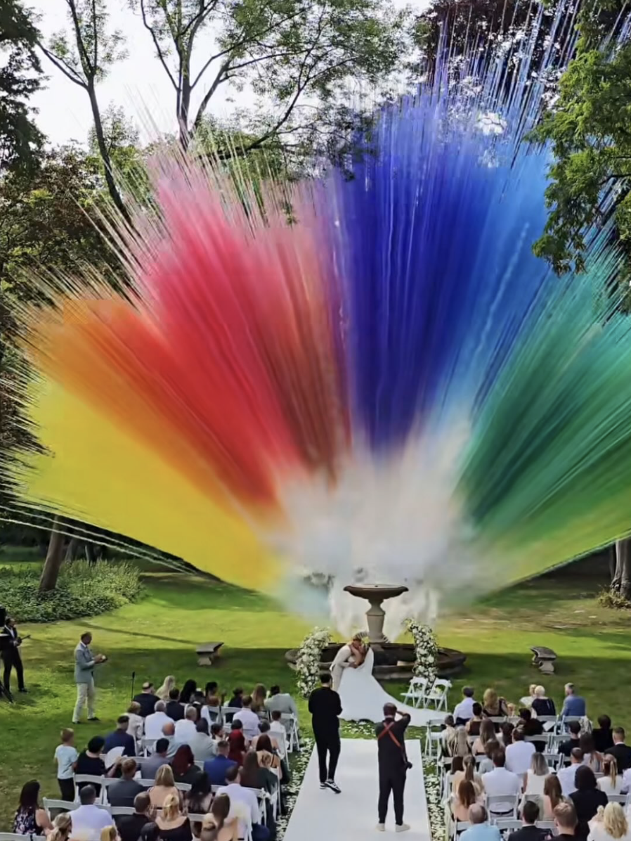 Feux de jour jets multicolor cérémonie mariage Montpellier
